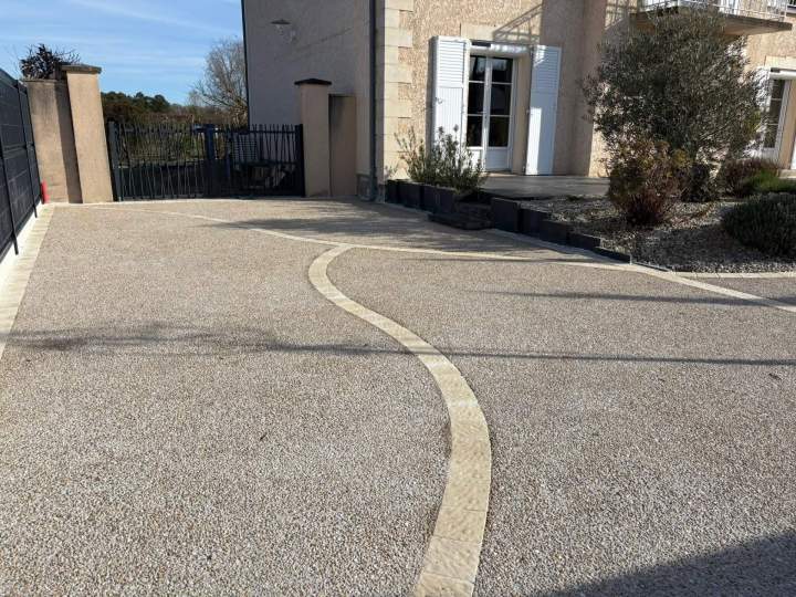 Allée carrossable près d'Orléans