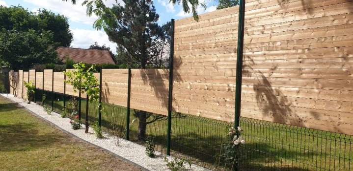 Pose de clôtures sur mesure près d'Orléans